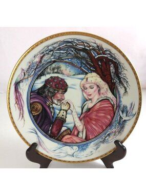 Hamilton Collection Legends Of Camelot King Arthur & His Queen 4th Issue #115